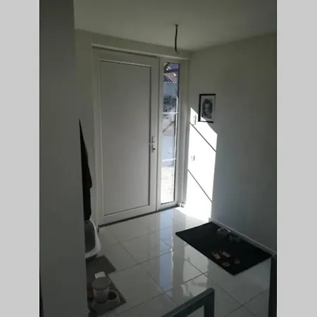 Neuf A - Pres De La France - Sejour Detente